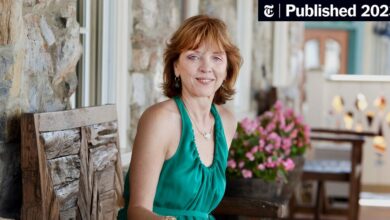 The Critics Scoffed. Nora Roberts Just Kept Writing.