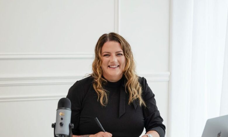 How I Quit My Social-Work Job to Become a Freelancer Making 6 Figures in Revenue How I Quit My Social-Work Job to Become a Freelancer Making 6 Figures in Revenue