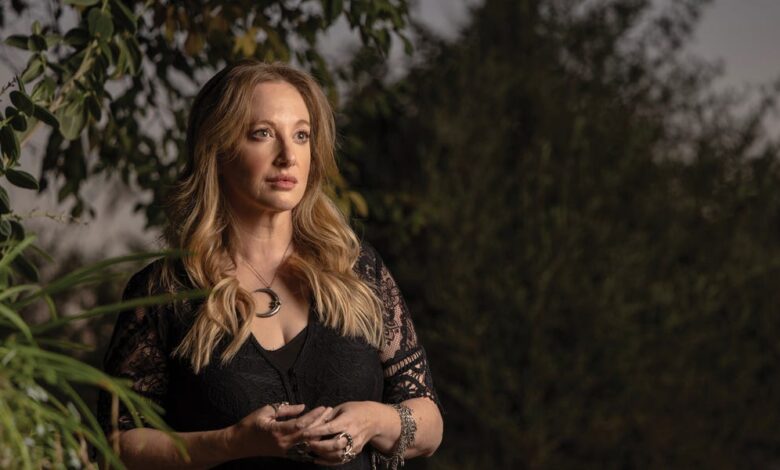 Leigh Bardugo on Fantasy, Fame, and Writing Beyond YA Leigh Bardugo on Fantasy, Fame, and Writing Beyond YA